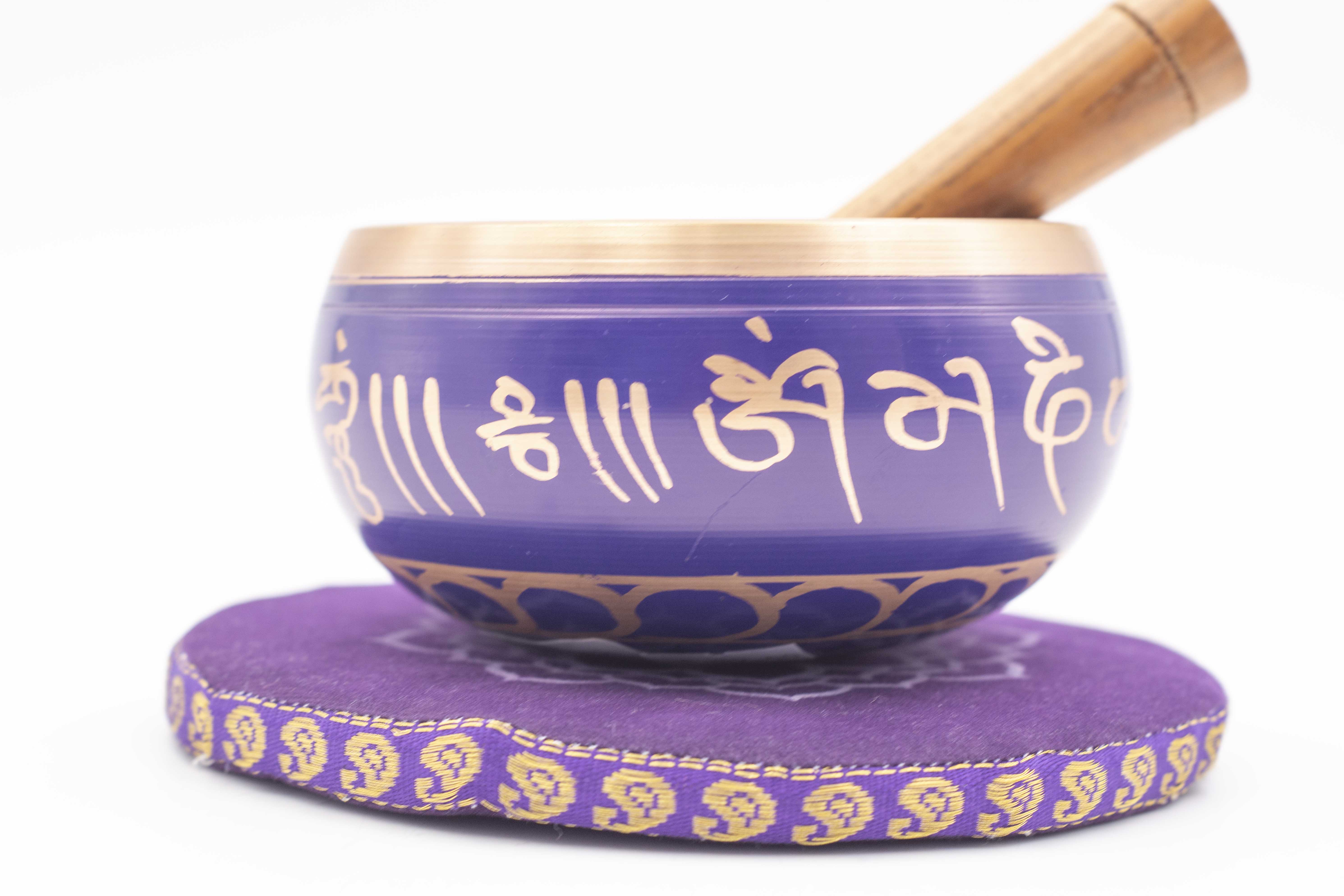 Cuenco tibetano lila tallado